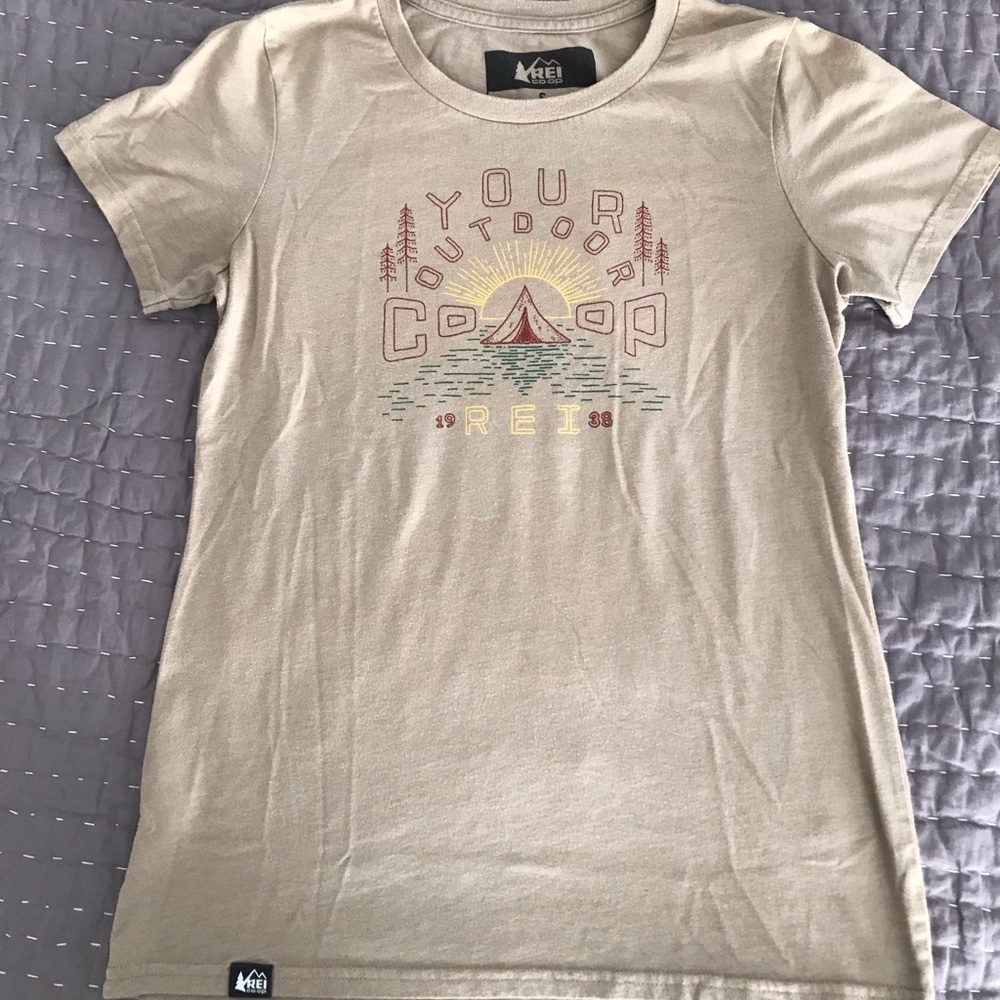 REI Tee-Shirt Small